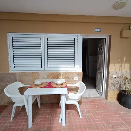 Ocean Breeze Апартаменты Сан-Августин